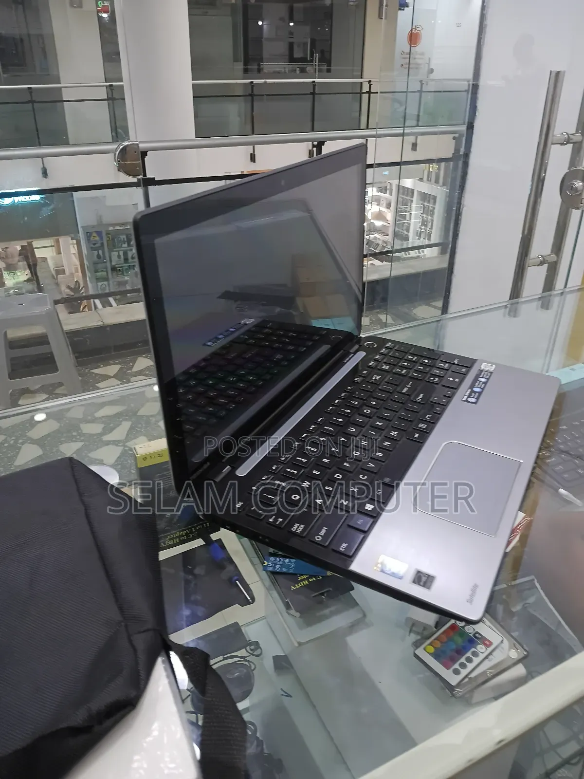 New Laptop Toshiba Satellite C850 8GB Intel Core I7 HDD 1T
