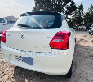 Suzuki Swift 2021 White