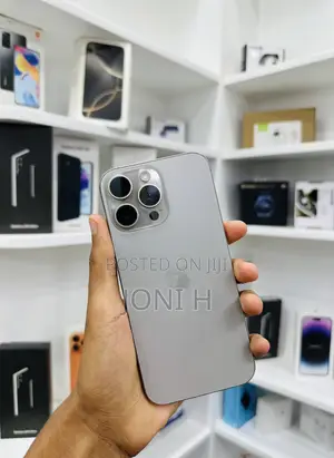 Photo - Apple iPhone 16 Pro Max 256 GB Gray