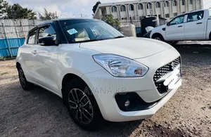 Suzuki Swift 2022 White