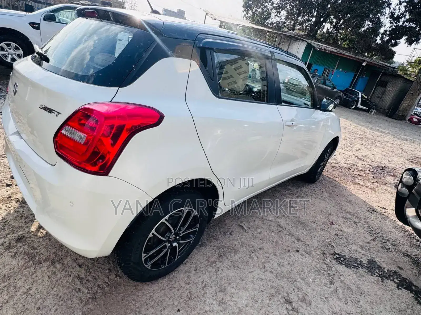 Suzuki Swift 2022 White
