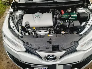 Toyota Yaris 2020 Silver