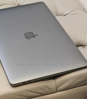 New Laptop Apple MacBook Pro 2019 16GB Intel Core I7 SSD 256GB