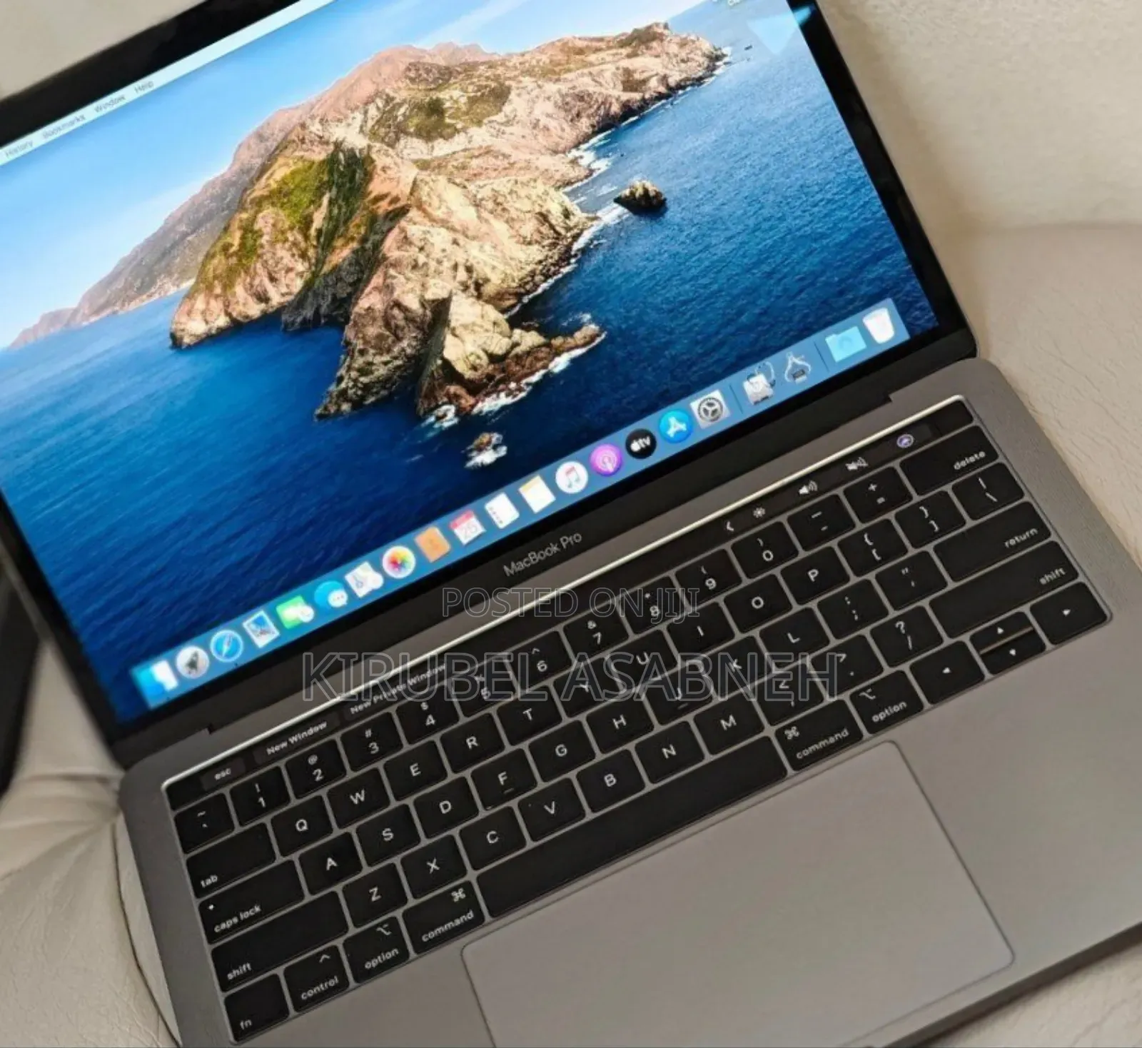 New Laptop Apple MacBook Pro 2019 16GB Intel Core I7 SSD 256GB