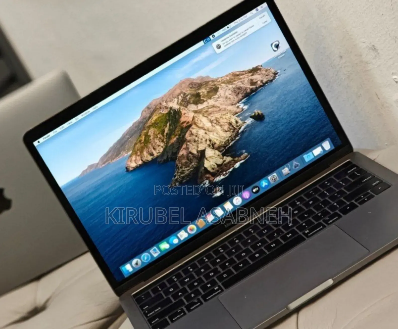 New Laptop Apple MacBook Pro 2019 16GB Intel Core I7 SSD 256GB