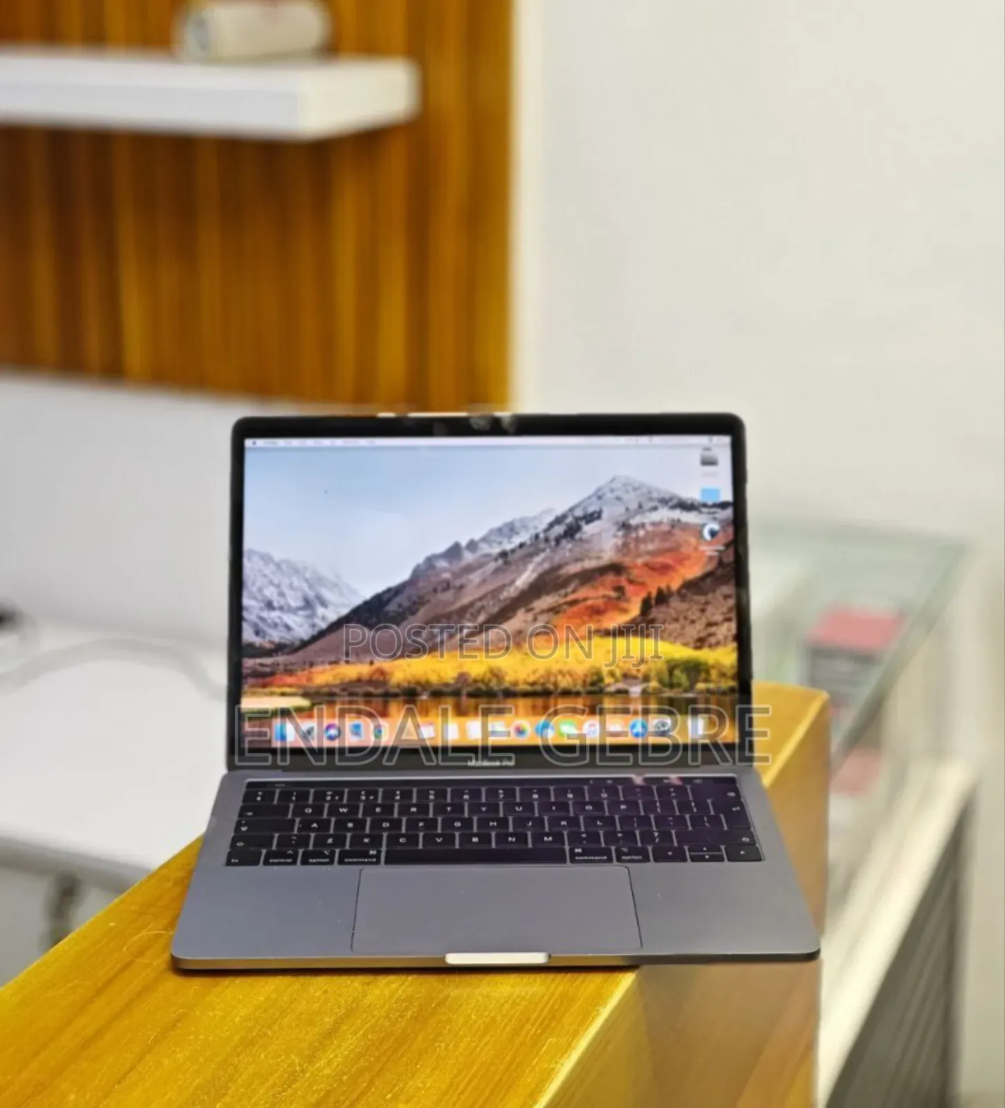 New Laptop Apple MacBook Pro 2019 16GB Intel Core I5 SSD 256GB