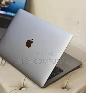 New Laptop Apple MacBook Air 2019 16GB Intel Core I7 SSD 256GB