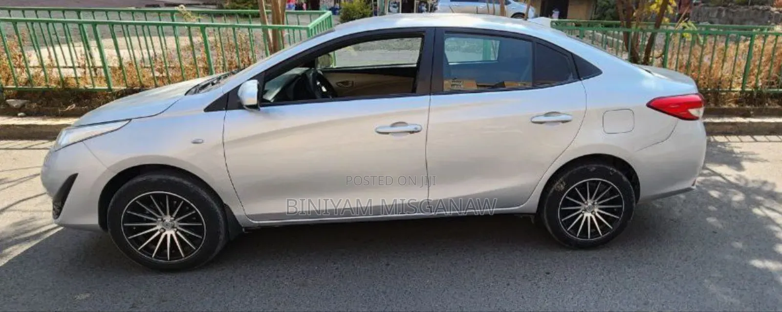 Toyota Yaris 2020 Silver