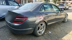 Mercedes-Benz C180 2010 Gray