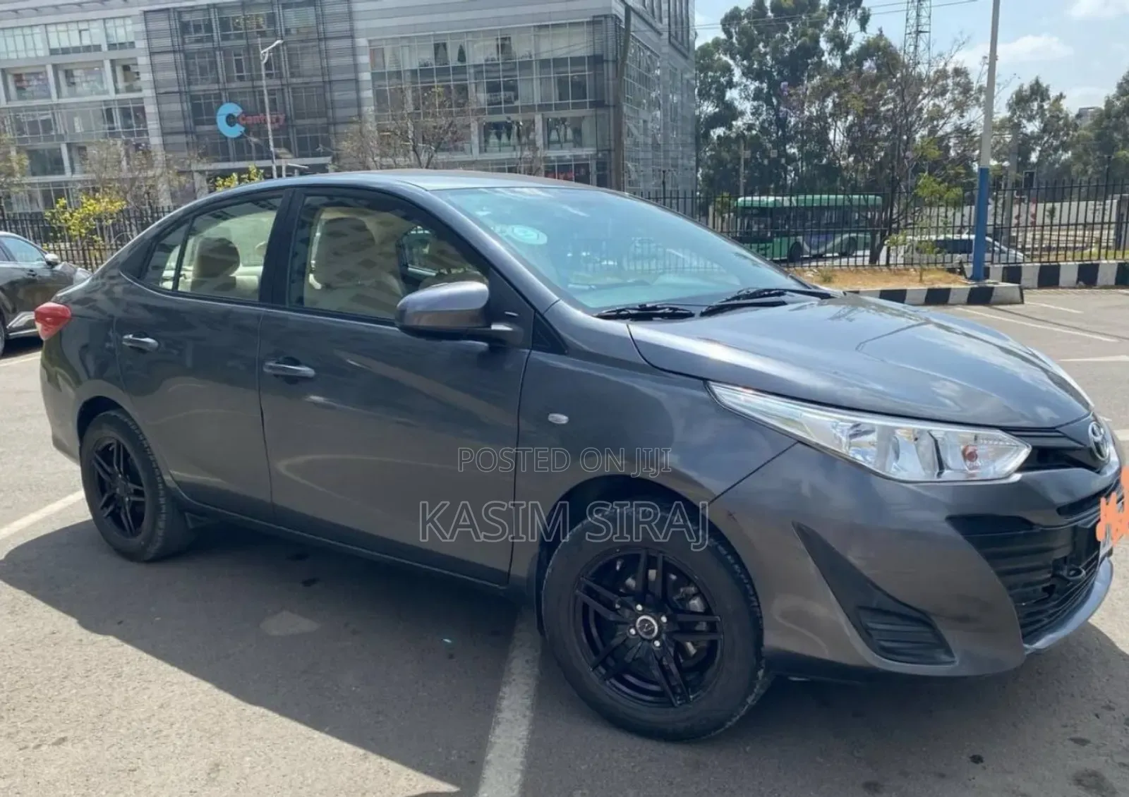 Toyota Yaris 1.5 Sedan L 2020 Gray