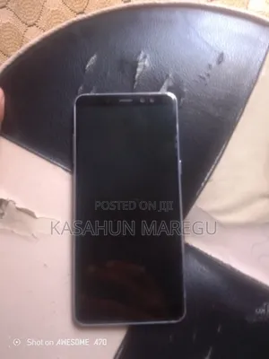 Photo - Samsung Galaxy A8 32 GB Silver