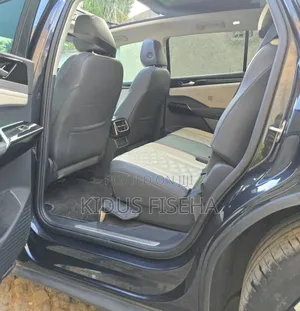 Volkswagen ID.6 2023 Blue