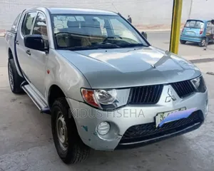 Mitsubishi L200 Club Cab 2.5 136hp 4WD 2008 Silver