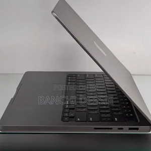 New Laptop Apple MacBook Pro M1 16GB Apple M1 Pro SSD 1T