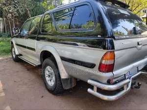 Mitsubishi L200 1998 Gray