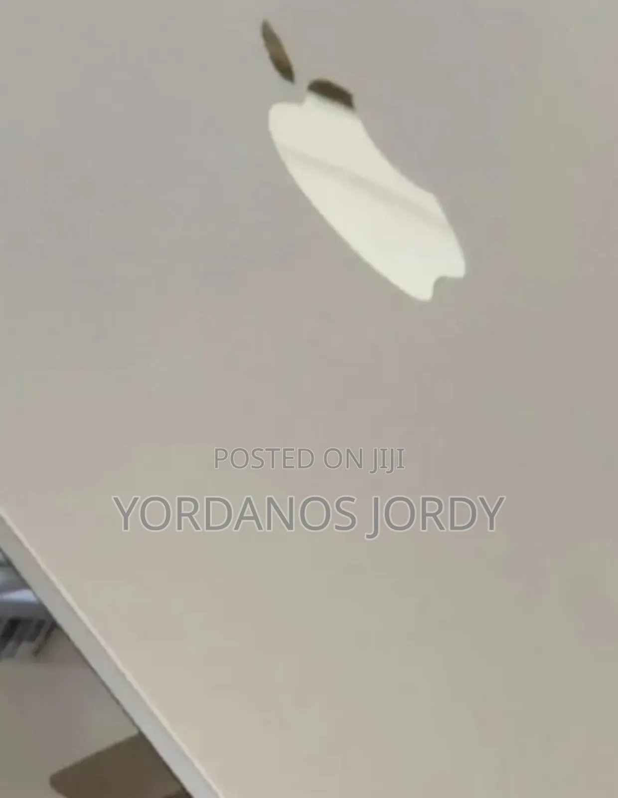 New Laptop Apple MacBook Air 2025 M4 15-inch 16GB Apple M4 SSD 256GB