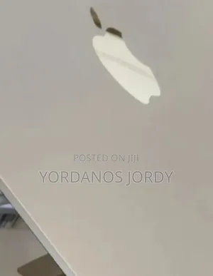 New Laptop Apple MacBook Air 2025 M4 15-inch 16GB Apple M4 SSD 256GB