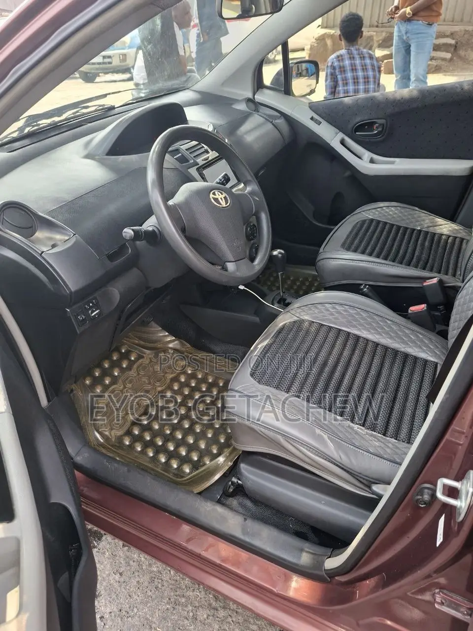 Toyota Yaris 2010 Brown