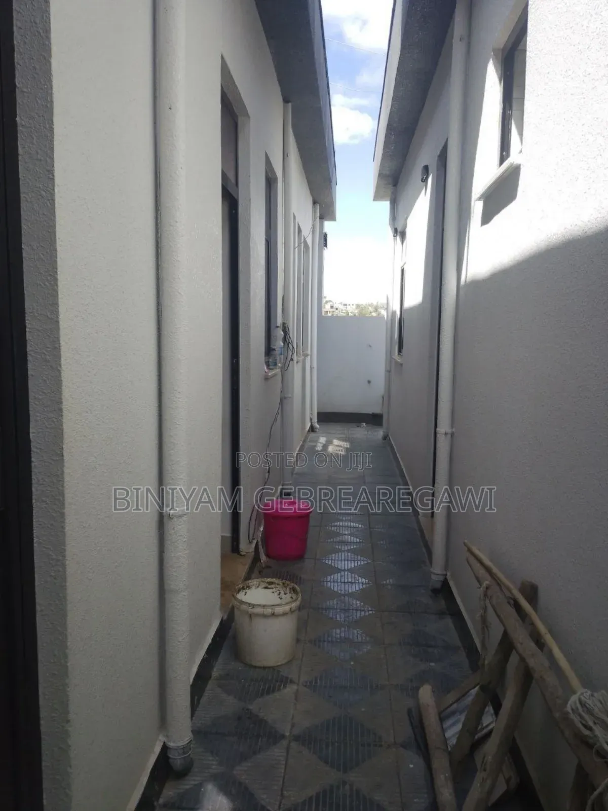 5bdrm Villa in Villa, Yeka for rent