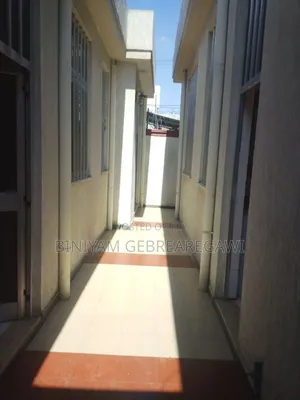 5bdrm Villa in Villa, Yeka for rent