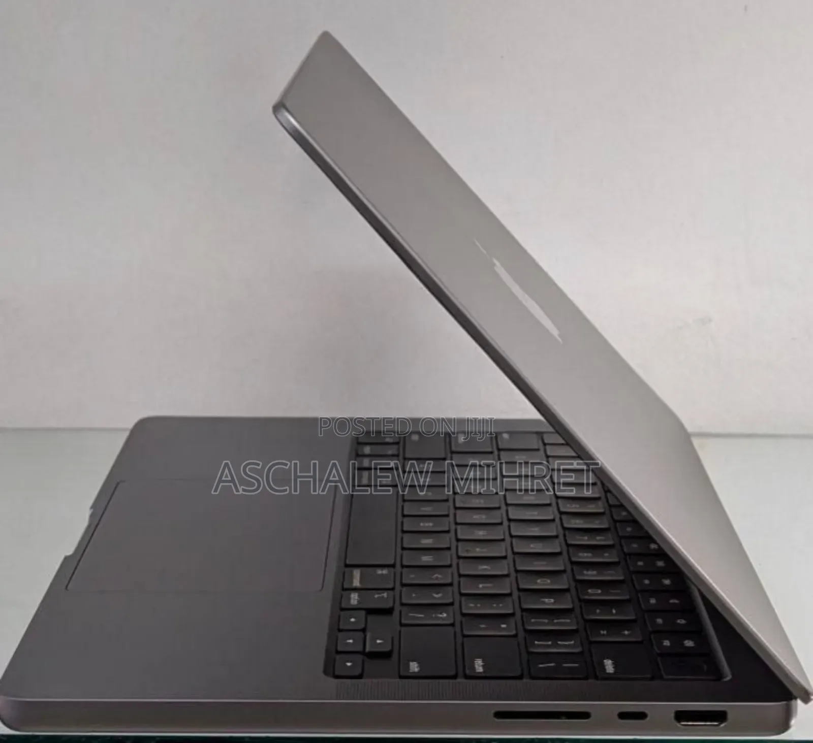 New Laptop Apple MacBook Pro M1 16GB Apple M1 Pro SSD 1T