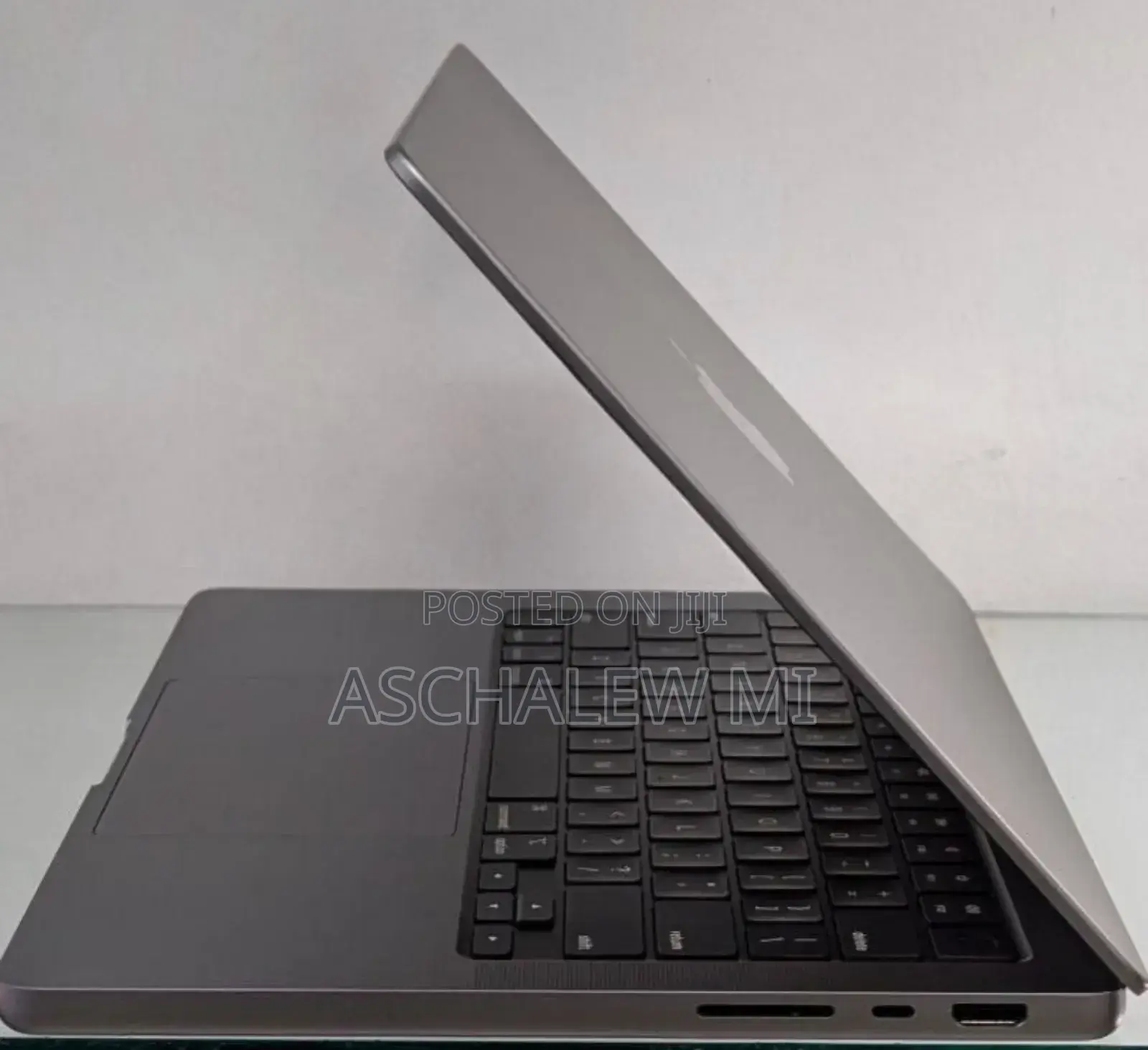 New Laptop Apple MacBook Pro M1 16GB Apple M1 Pro SSD 1T