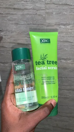 Tea Tree Facial Scrub