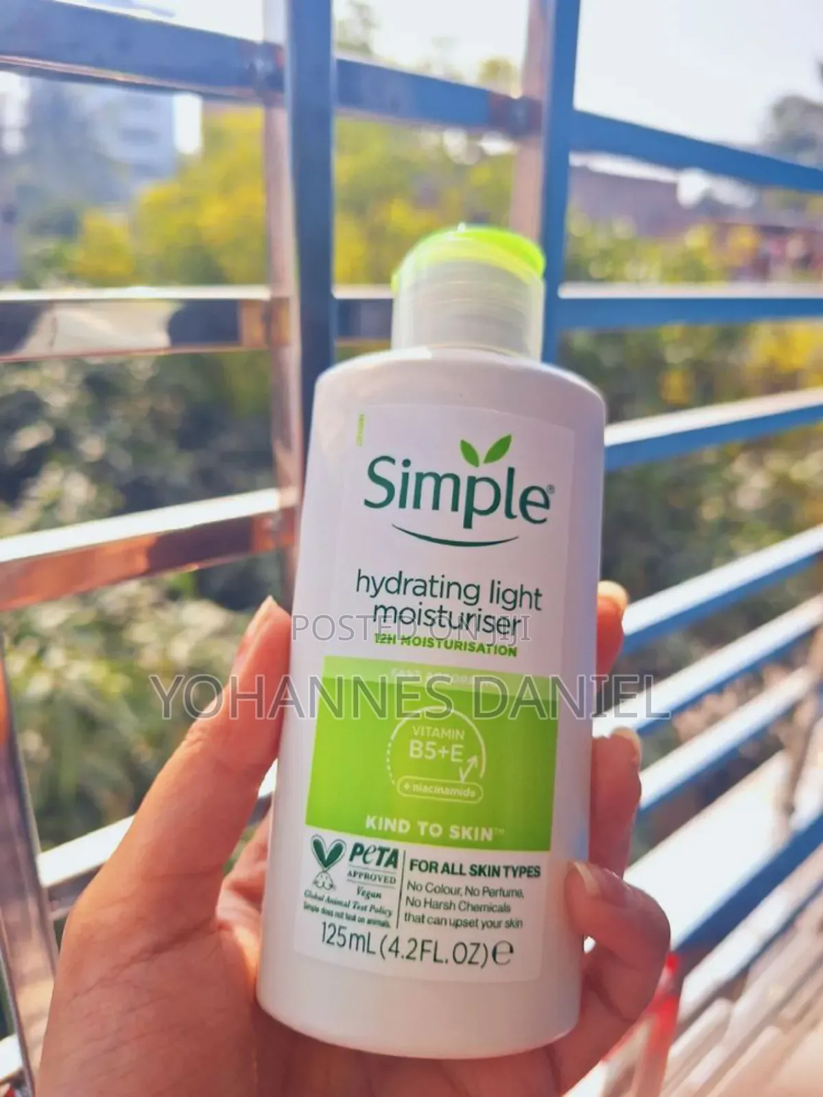 Simple Hydrating Light Moisture