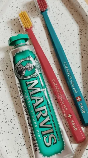 Photo - Marvis Classic Strong Mint