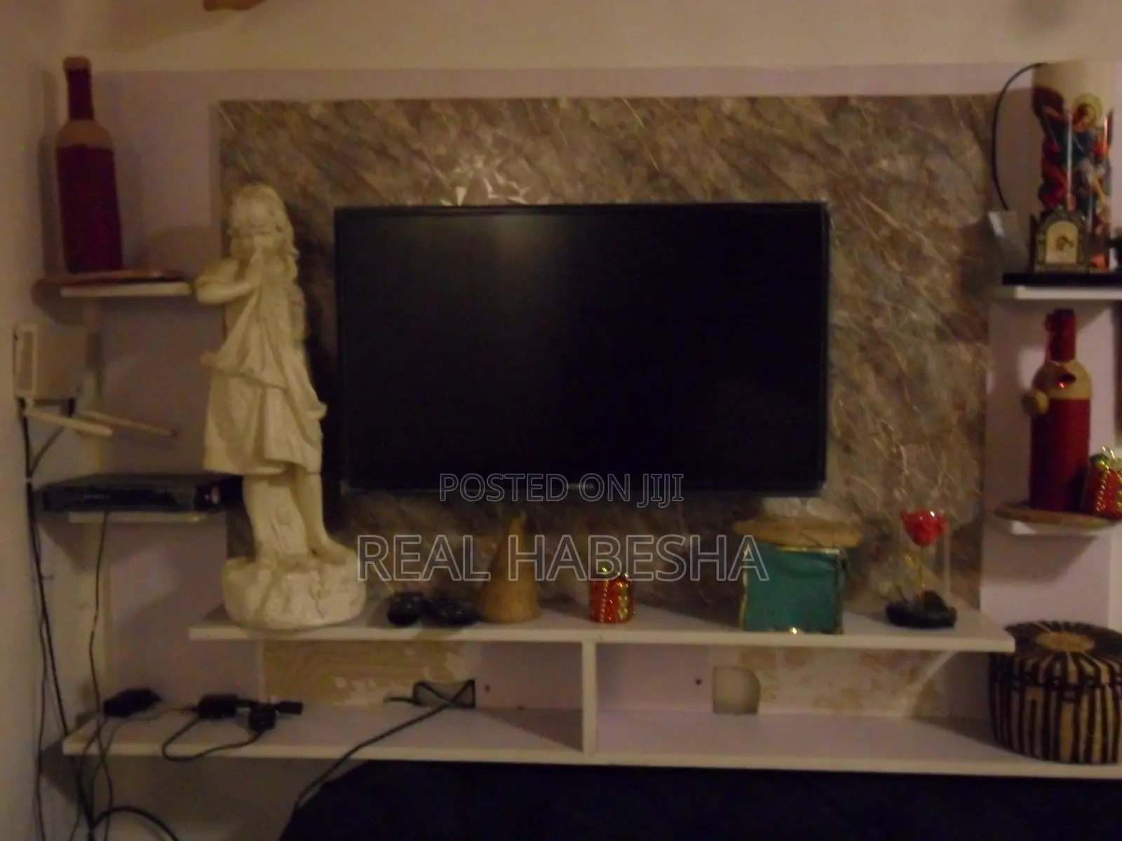 White Tv Stand