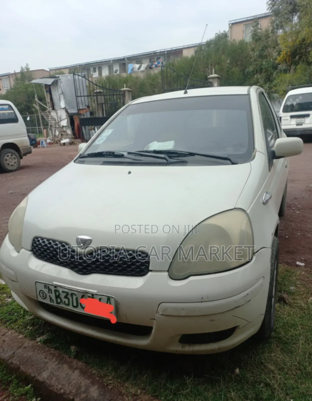 Toyota Vitz 2002 White