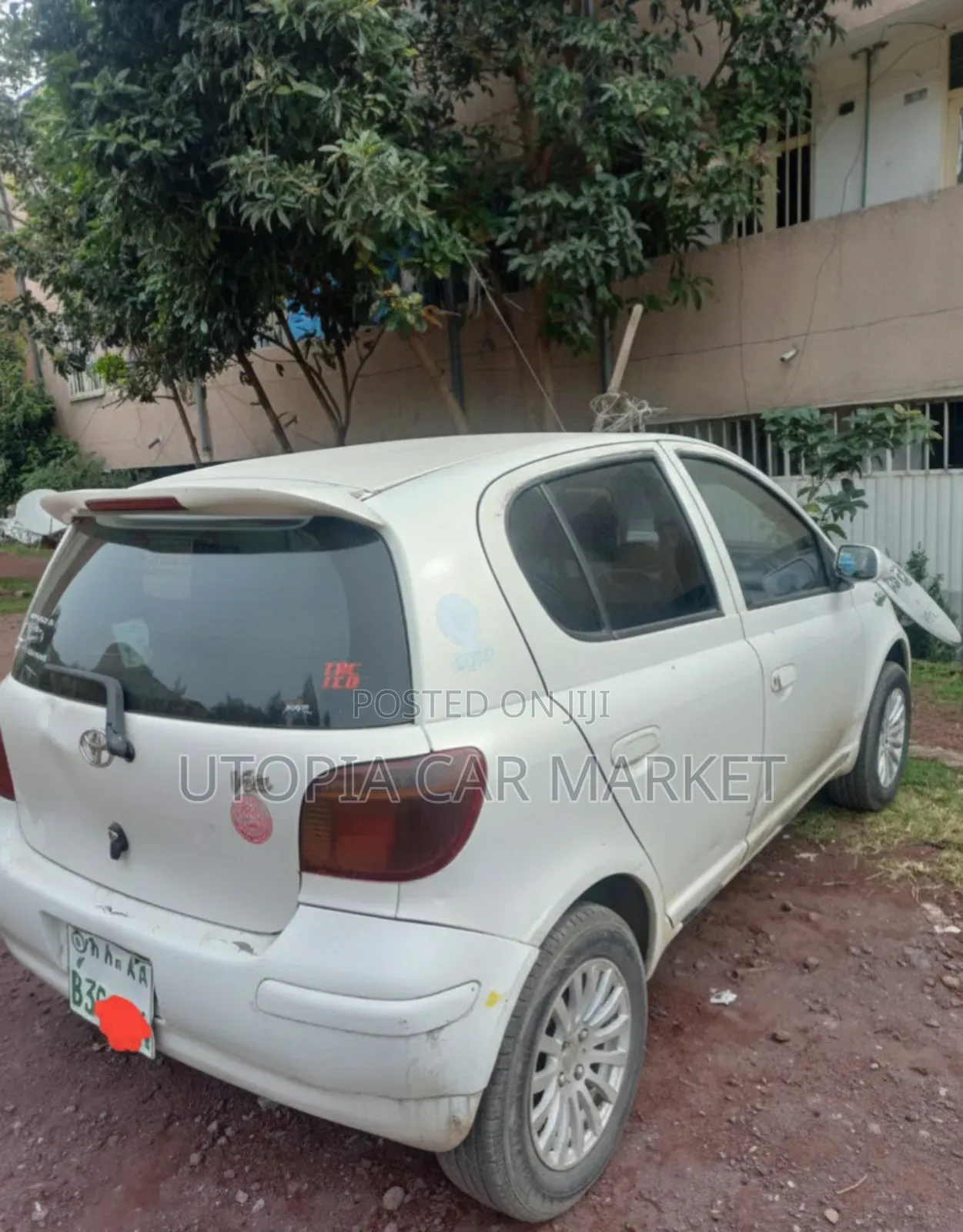 Toyota Vitz 2002 White