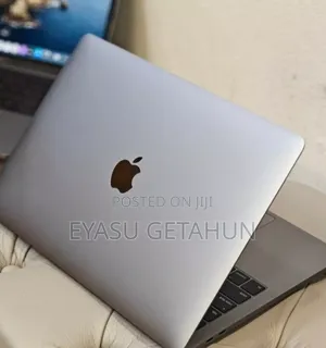 New Laptop Apple MacBook Pro 2019 16GB Intel Core I7 SSD 256GB