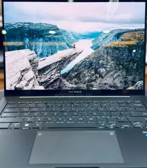 New Laptop Asus ZenBook 13 UX331UN 16GB Intel Core I7 SSD 512GB