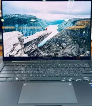 New Laptop Asus ZenBook 13 UX331UN 16GB Intel Core I7 SSD 512GB