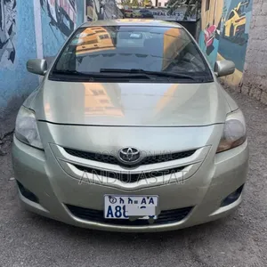 Photo - Toyota Yaris 1.0 VVT-i 2007 Gold