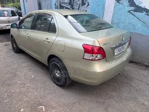 Toyota Yaris 1.0 VVT-i 2007 Gold