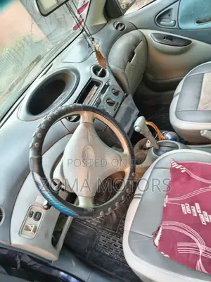 Toyota Vitz 1.0 FWD 3dr 2000 Blue