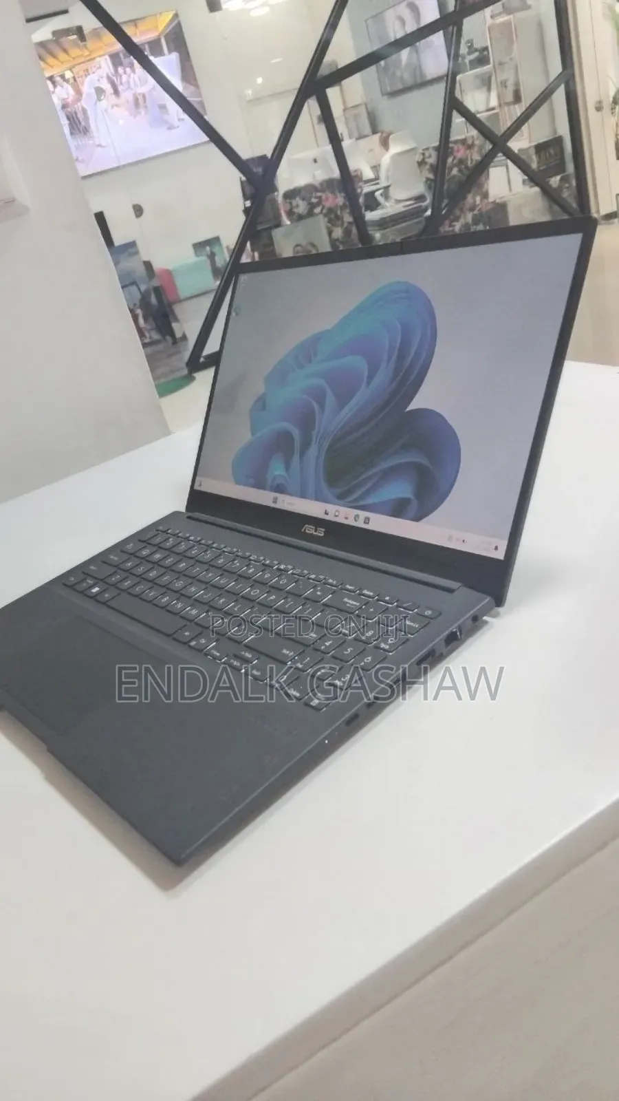 New Laptop Asus VivoBook 15 X505BA 16GB Intel Core I7 SSD 1T