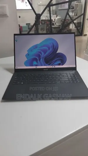 New Laptop Asus VivoBook 15 X505BA 16GB Intel Core I7 SSD 1T