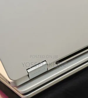 New Laptop HP OmniBook 5 Flip 8GB Intel Core 5 SSD 512GB