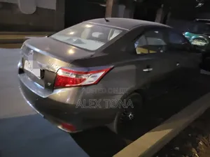 Toyota Yaris 2013 Gray