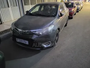 Toyota Yaris 2013 Gray