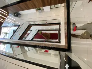 ቦሌ መዳኒያለም የንግድ ሱቆች