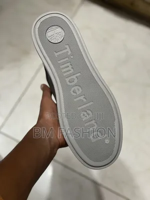 Original Timberland Men's Leather Shoes (With Free Delivery )