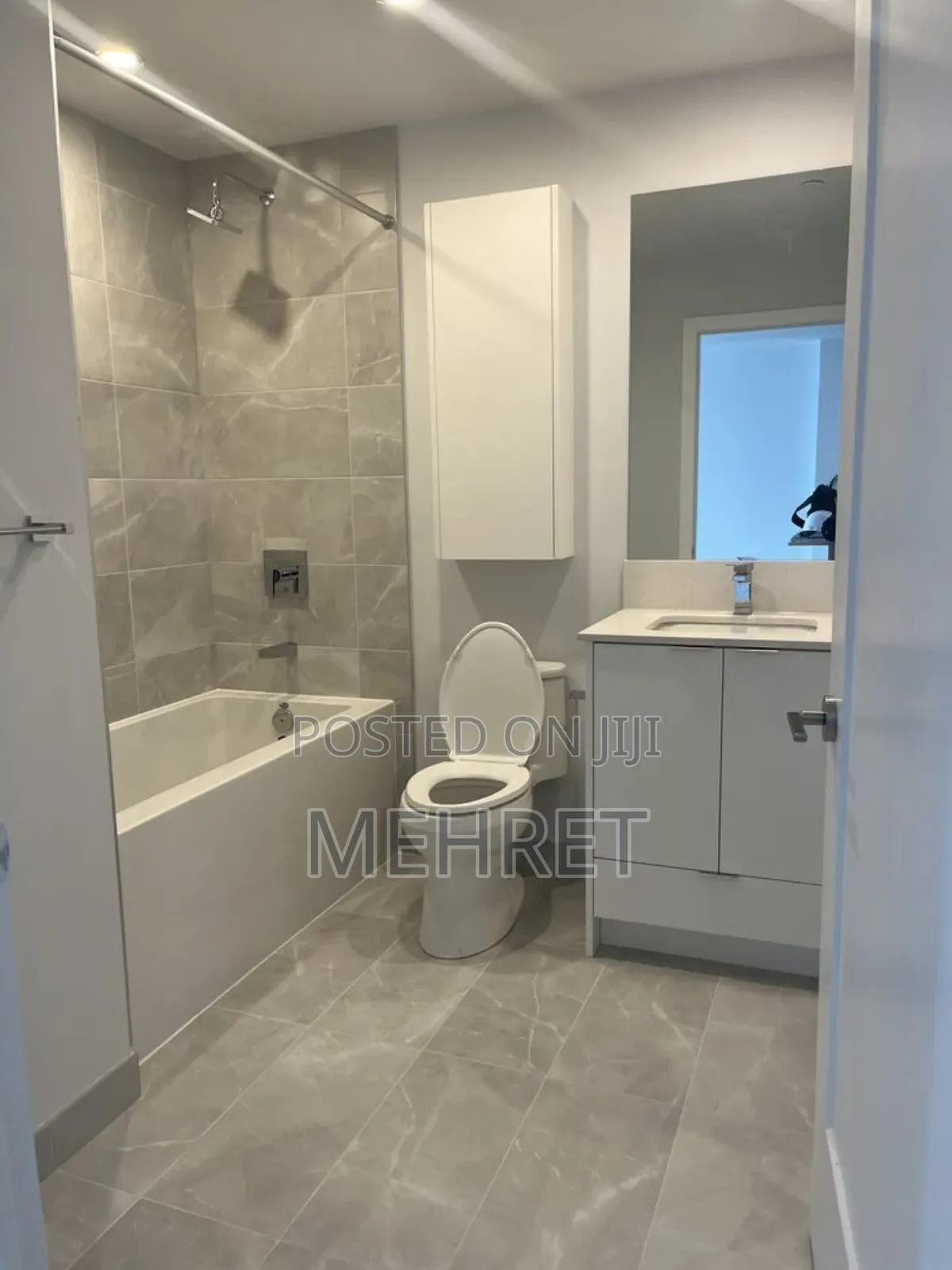 Furnished 2bdrm Apartment in ጃንቦ, Lideta for sale