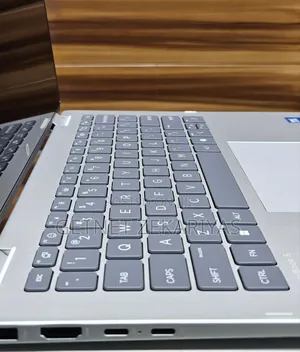 New Laptop HP OmniBook 5 Flip 8GB Intel Core 5 SSD 512GB