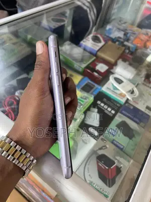 Apple iPhone 11 64 GB Purple