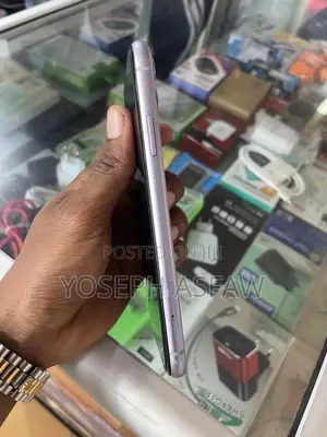 Apple iPhone 11 64 GB Purple
