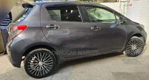 Toyota Yaris 2013 Gray